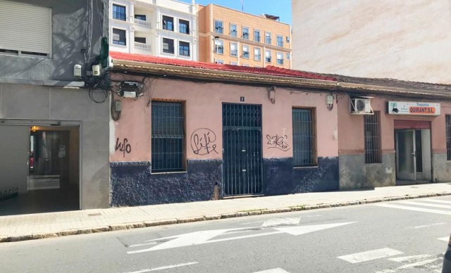 Solar - Revente - Elche - Raval - Puertas Coloradas