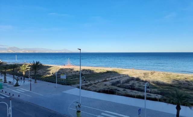 Revente - Piso - Arenales del sol - Zona paseo maritimo