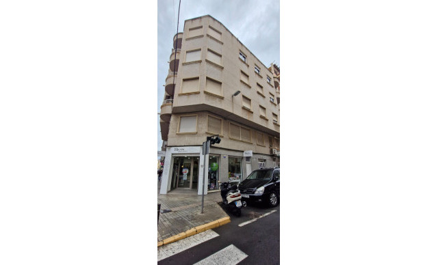 Sale - Entresuelo - Elche - Altabix