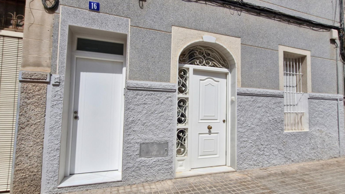 Alquiler a largo plazo - Planta baja - Elche - Asilo - Pisos Azules
