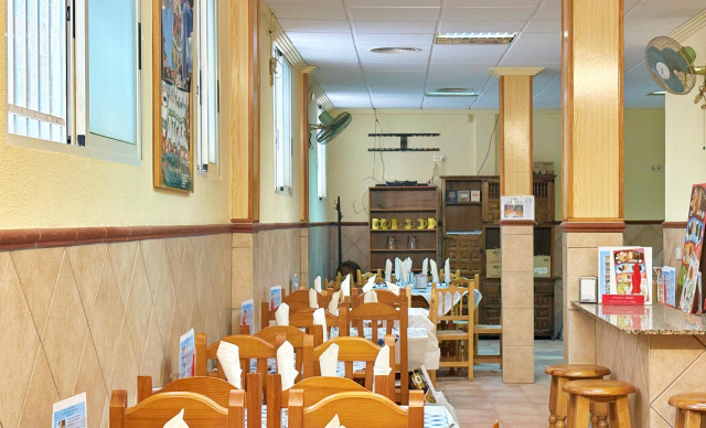 Sale - Local comercial - Santa Pola - Club nautico