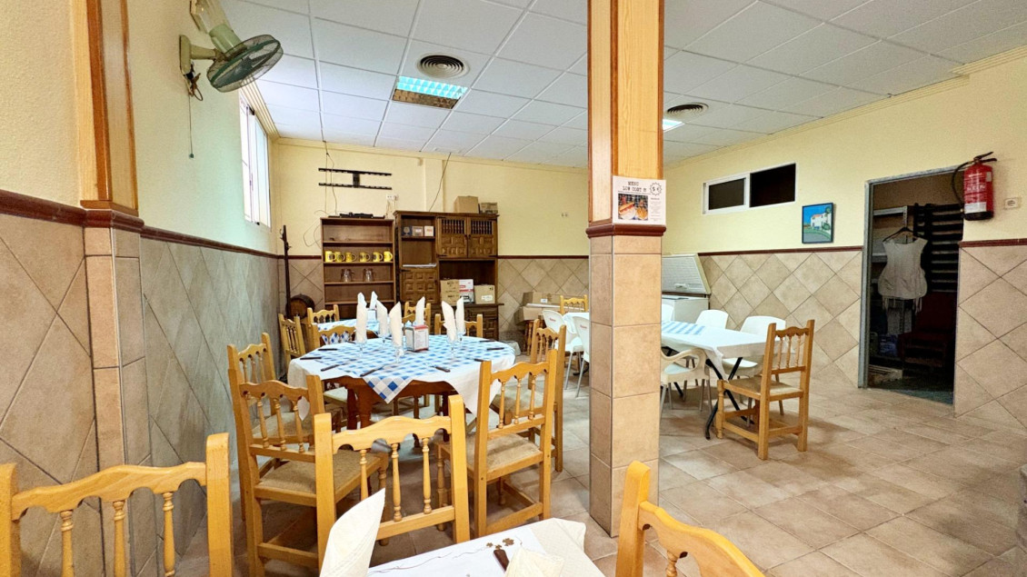Sale - Local comercial - Santa Pola - Club nautico