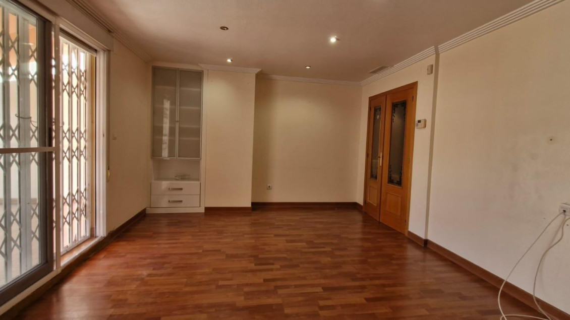 Alquiler a largo plazo - Piso - Elche - Raval - Puertas Coloradas