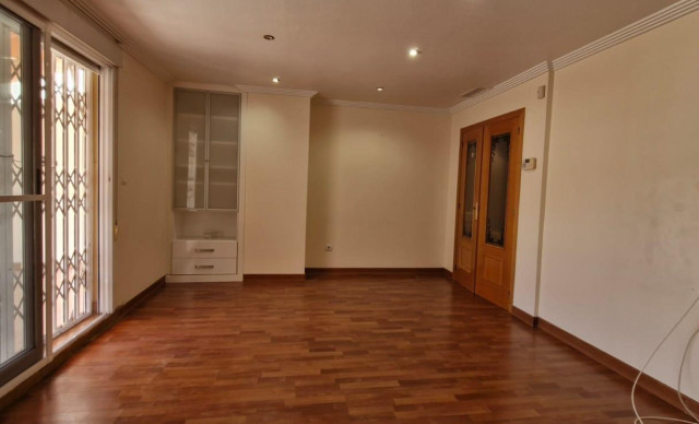 Alquiler a largo plazo - Piso - Elche - Raval - Puertas Coloradas