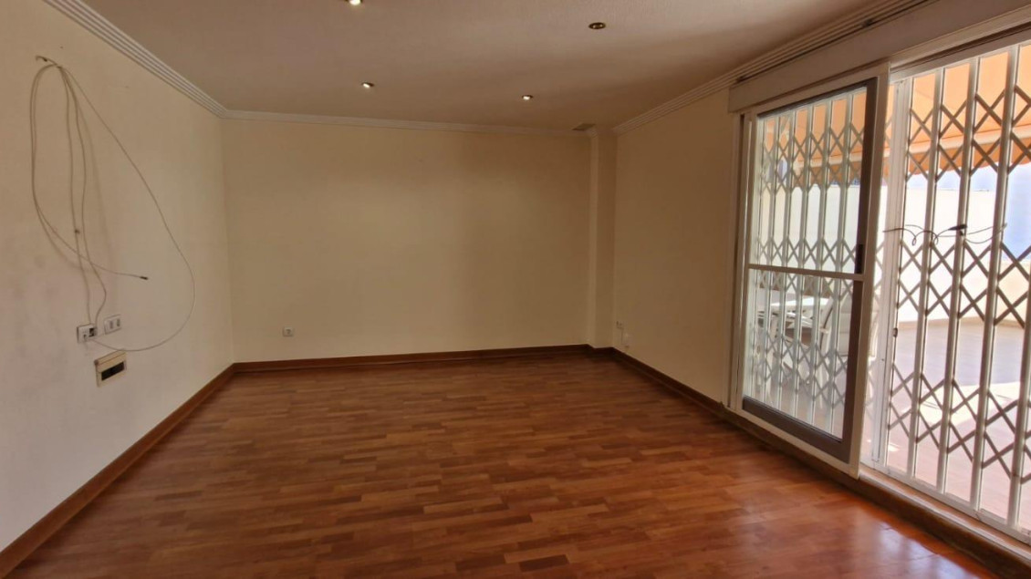 Alquiler a largo plazo - Piso - Elche - Raval - Puertas Coloradas