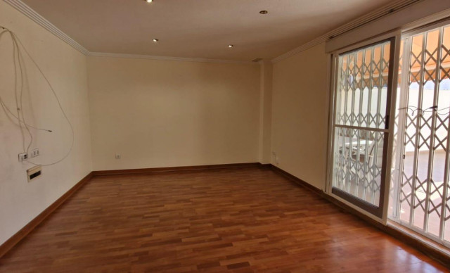 Alquiler a largo plazo - Piso - Elche - Raval - Puertas Coloradas