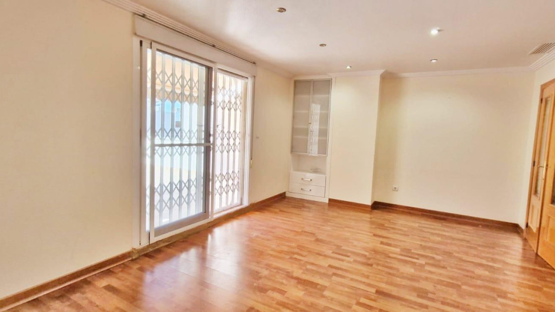 Alquiler a largo plazo - Piso - Elche - Raval - Puertas Coloradas