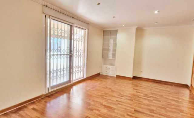 Alquiler a largo plazo - Piso - Elche - Raval - Puertas Coloradas