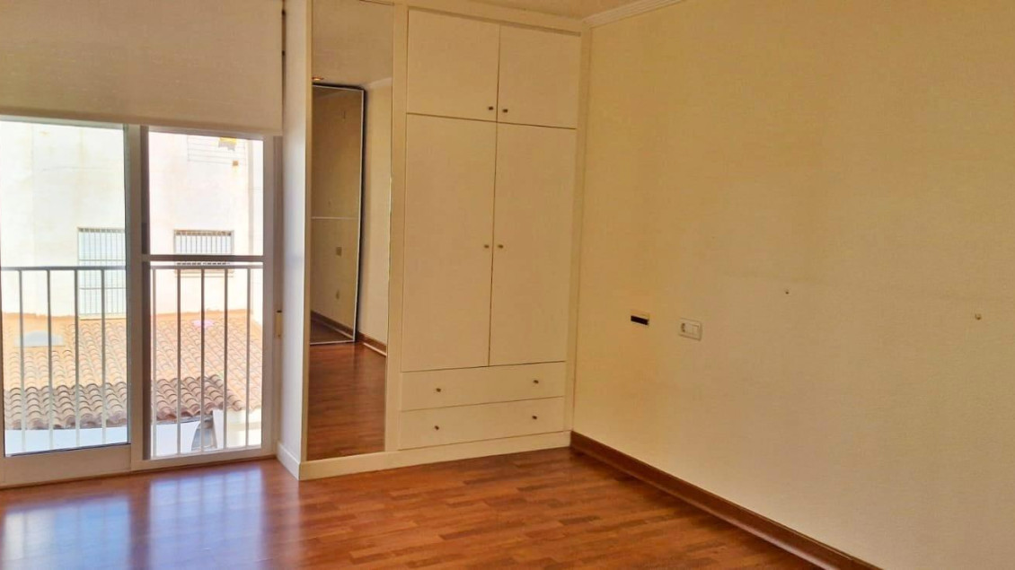 Alquiler a largo plazo - Piso - Elche - Raval - Puertas Coloradas