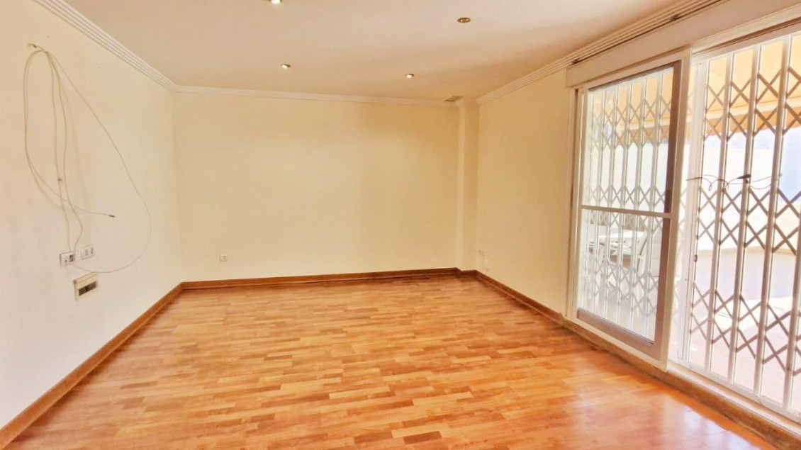 Alquiler a largo plazo - Piso - Elche - Raval - Puertas Coloradas