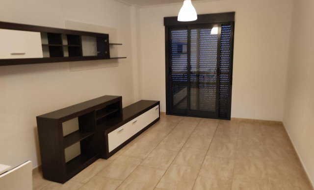 Alquiler a largo plazo - Piso - Elche - Ciudad Jardin
