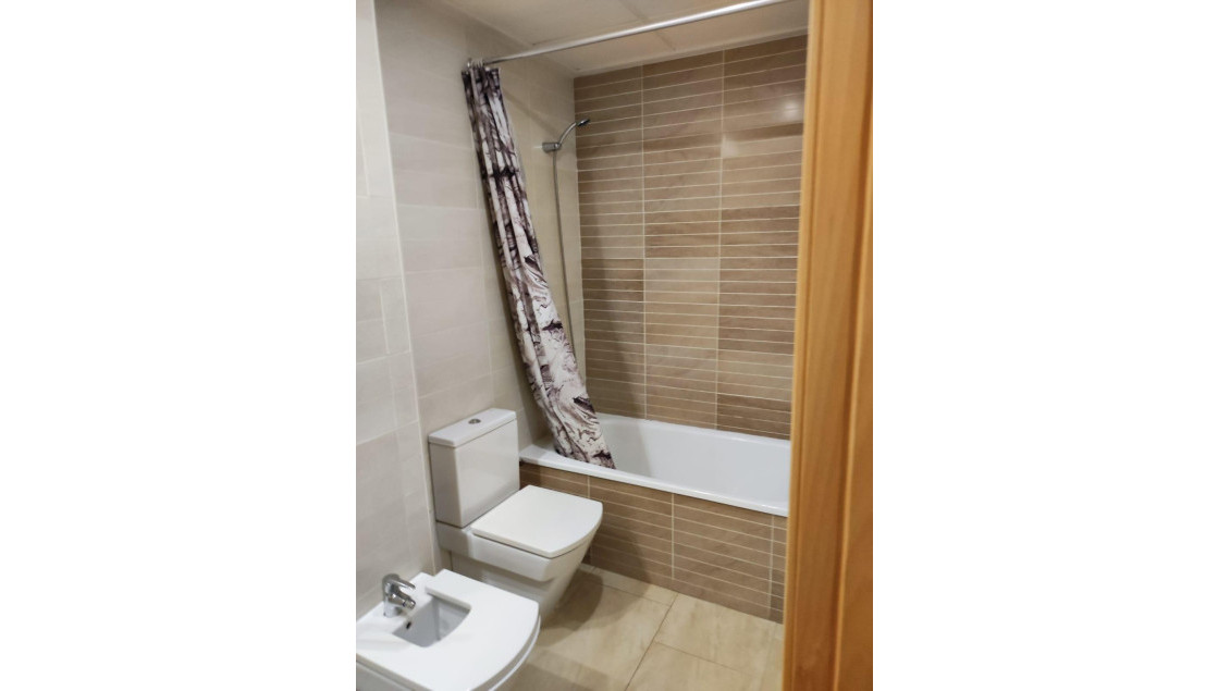 Alquiler a largo plazo - Piso - Elche - Ciudad Jardin