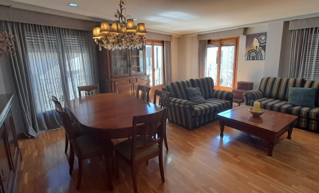 Alquiler a largo plazo - Piso - Elche - Centro